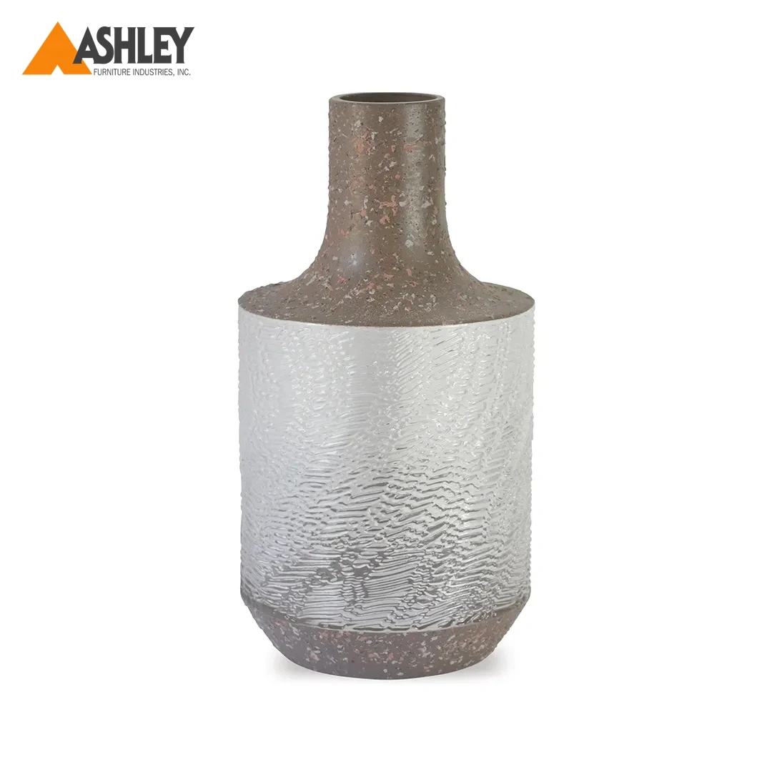 ARYKAAM VASE MADE FROM GLASS