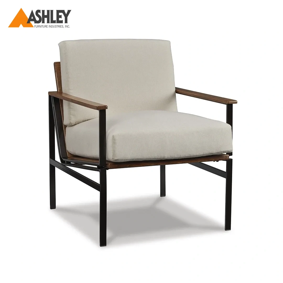 كرسي تيلدن انتقالي باللون البيج والبني، مصنوع من خشب صلب وأرجل معدنية وتنجيد مزرر (كابتونيه) لغرف الاستقبال.