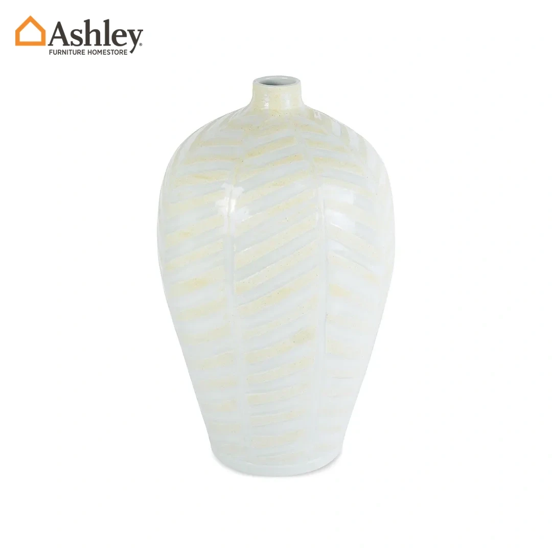 SYRTOS VASE MADE FROM CERAMIC