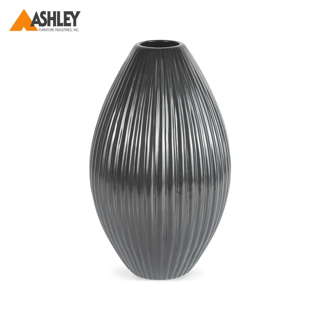 CURAA VASE MADE FROM CERAMIC