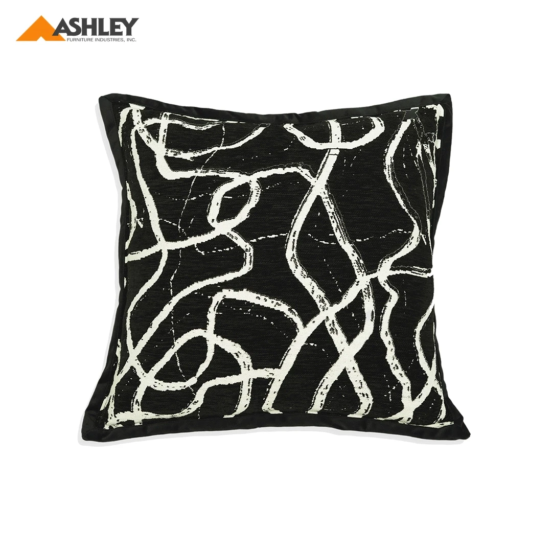 SQUARE CUSHION - BLACK