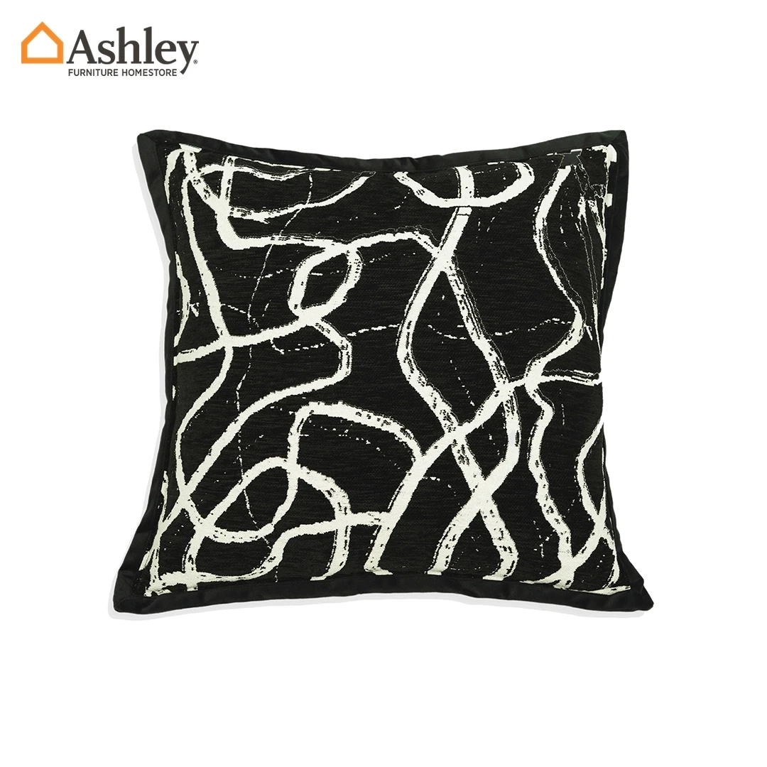 SQUARE CUSHION - BLACK